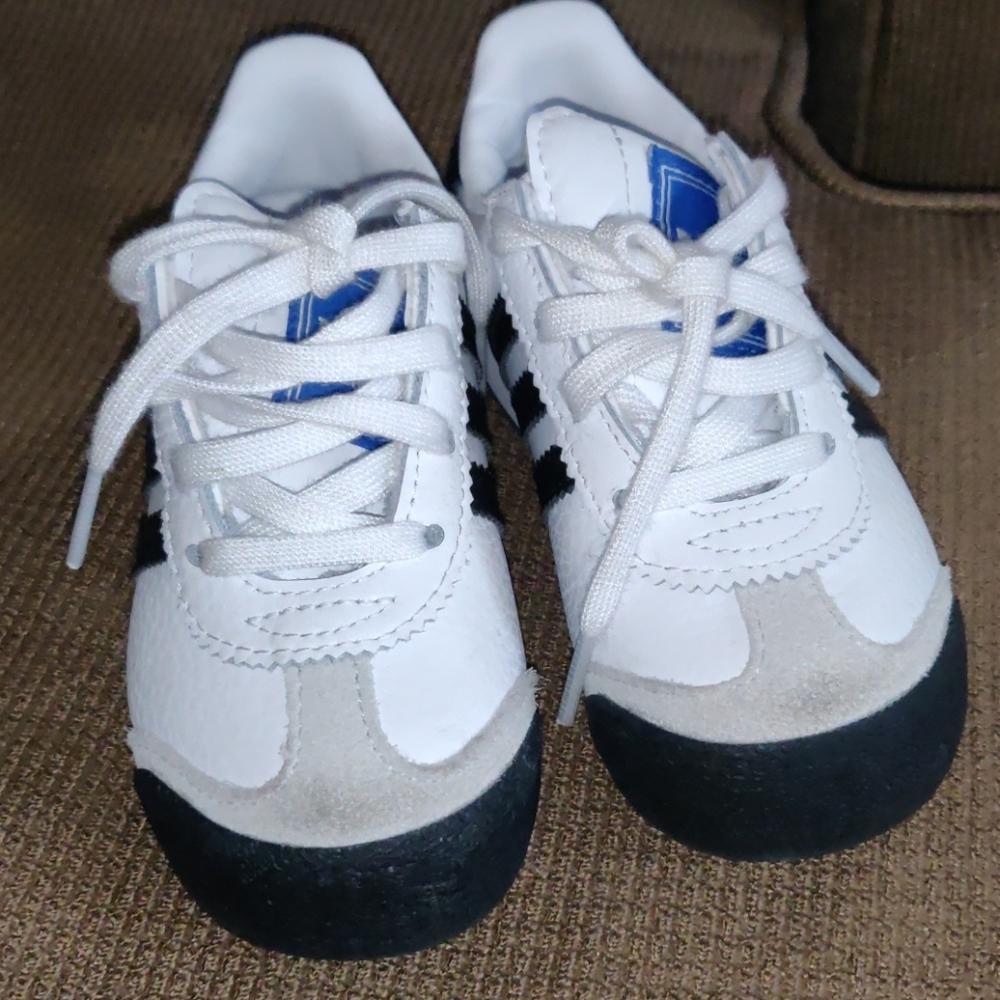 Brand new Toddler Adidas Samoa- size 7